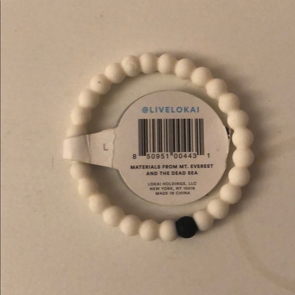 NWT lokai bracelet white size L - Picture 2 of 2